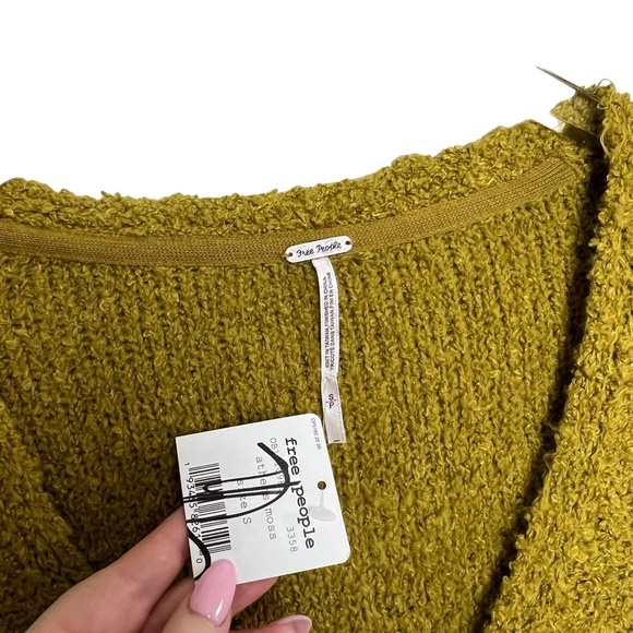 FREE PEOPLE | Finders Keepers V Neck Sweater Athens Moss Pullover - Picture 5 of 5